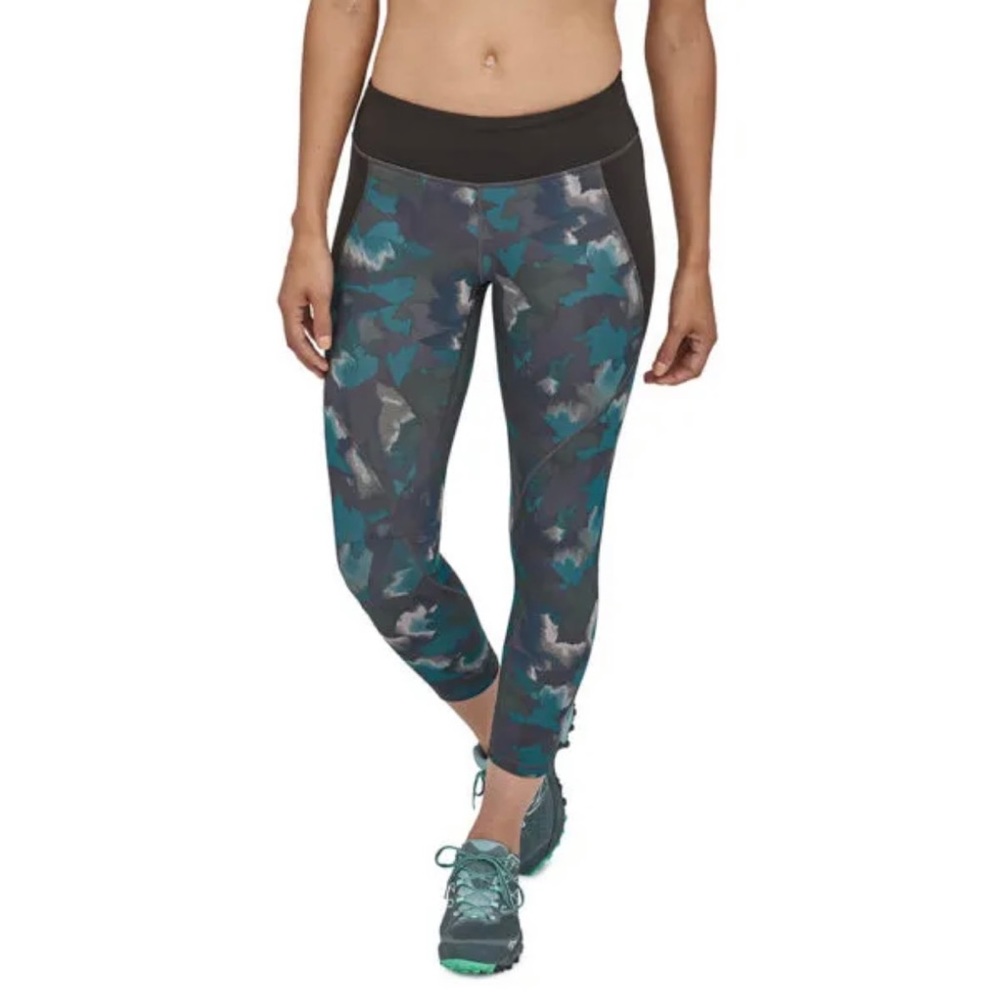 Patagonia Centered Crops Black Multicolored Leaf Print Women’s Medium